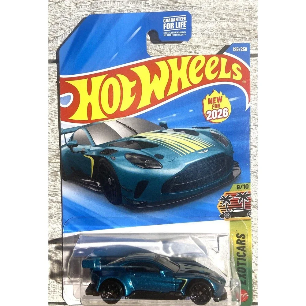 2026 Hot Wheels #125 2024 Aston Martin Vantage GT3 GREEN